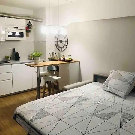 Studio N11 كاسيس